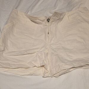 Old Navy Cream Women's Casual Shorts